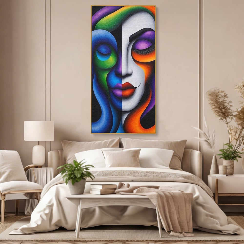 Tablou canvas cu portret abstract feminin bicolor, in rama de aluminiu auriu, pe perete intr-un dormitor